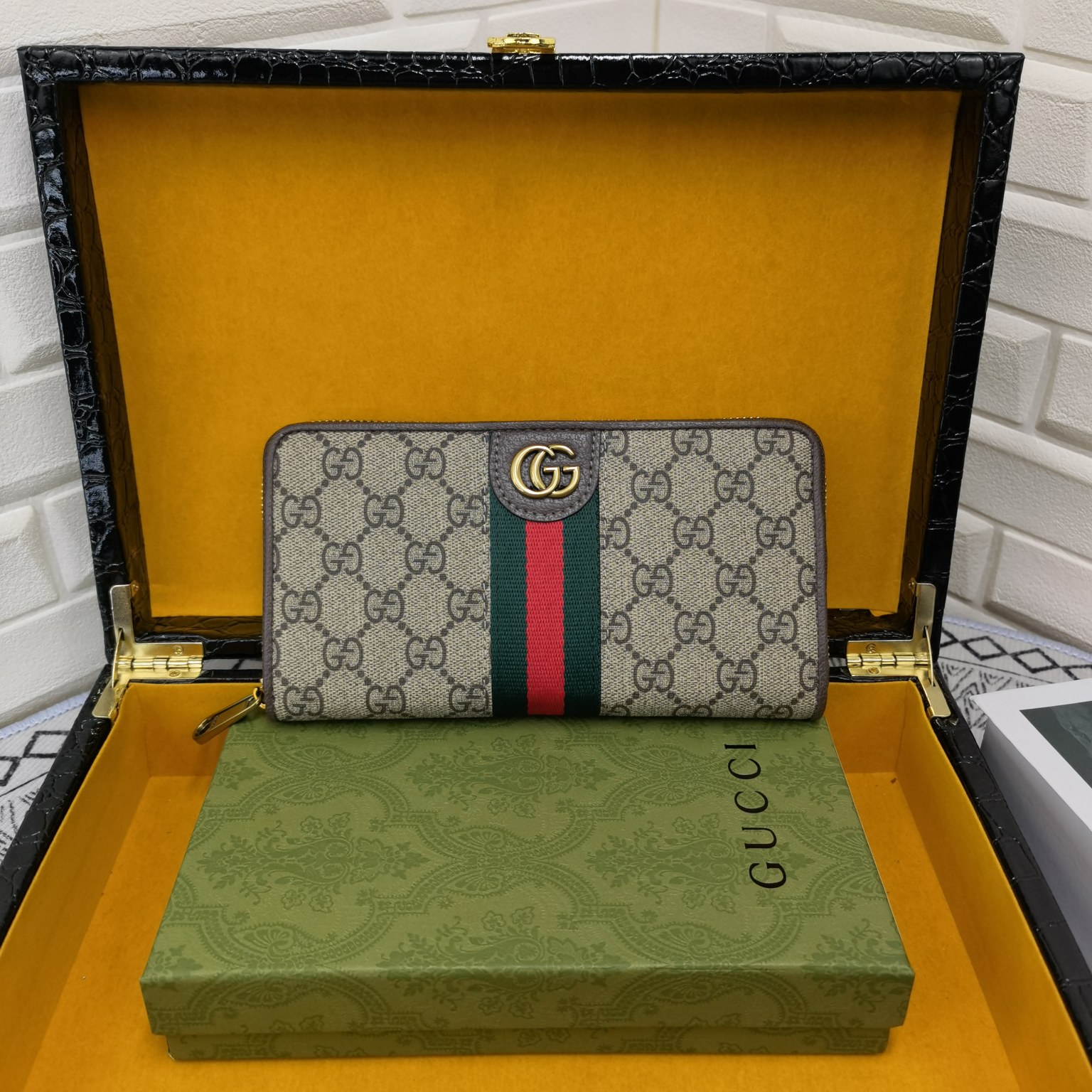 [TOP] GUCCI  Men's Wallet