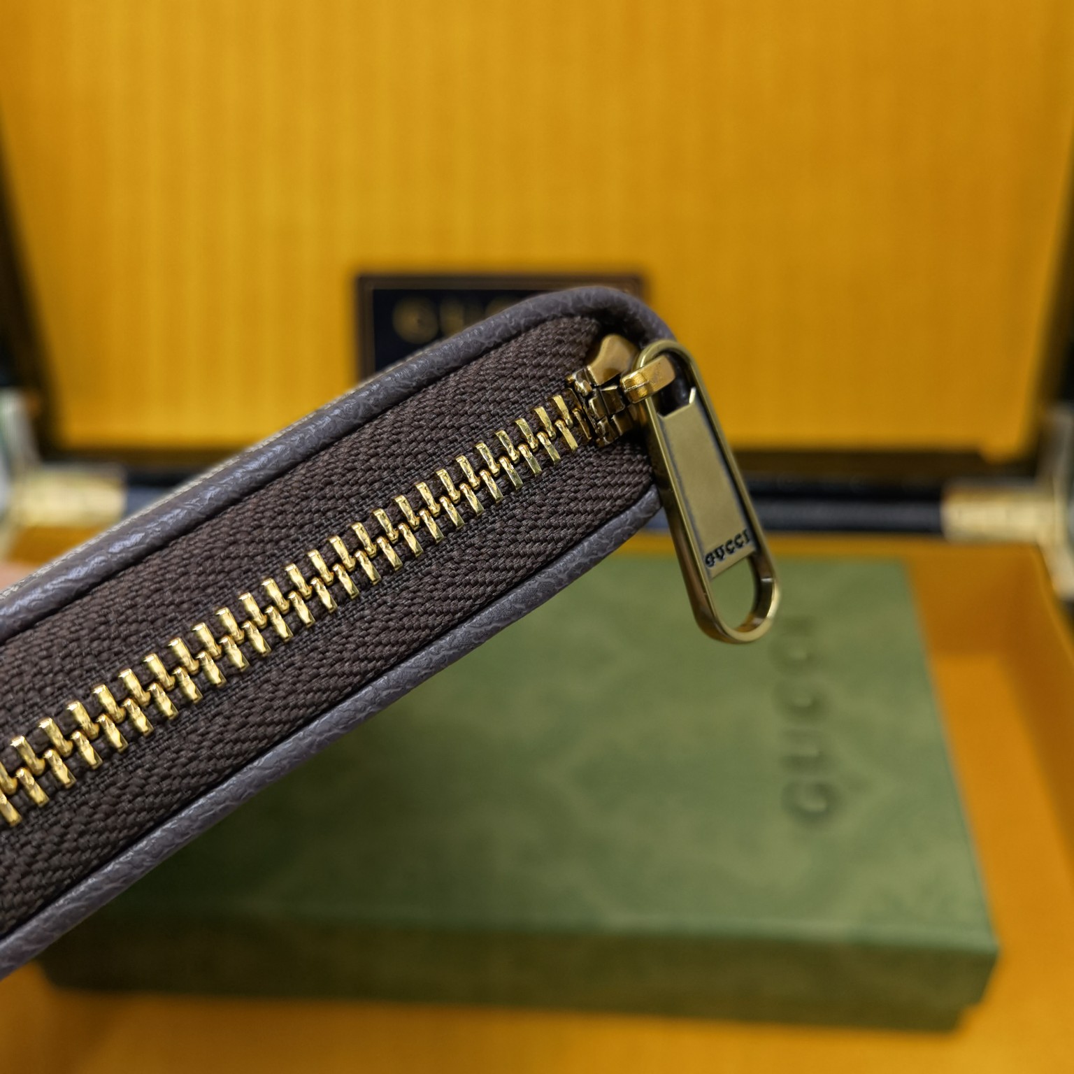 [TOP] GUCCI  Men's Wallet