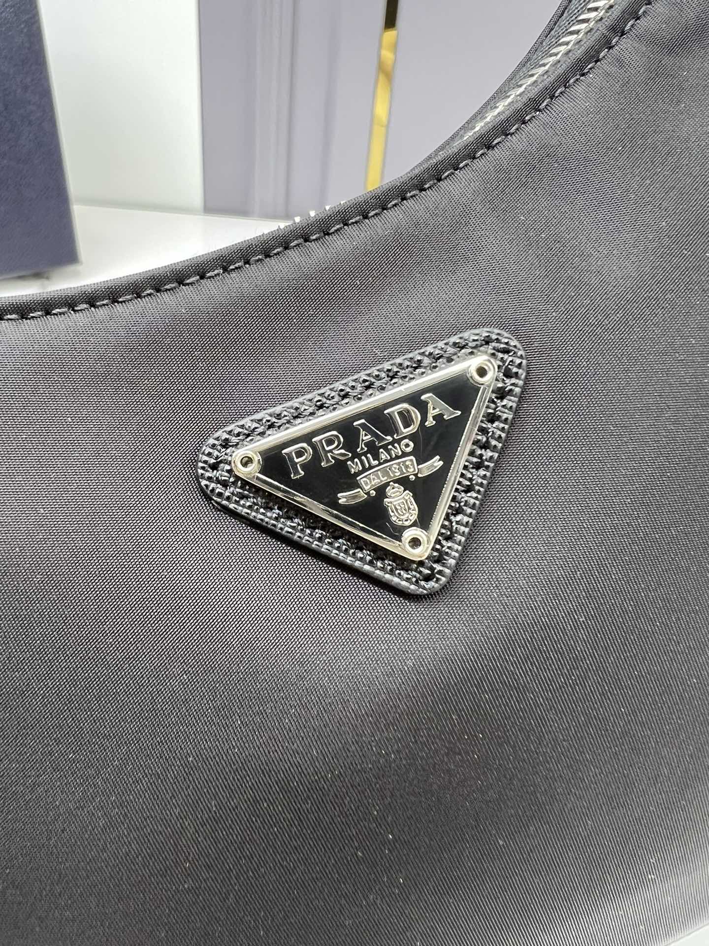 [TOP] PRADA Re-Edition 3WAY Chain Plain Hobo Bag 22*18*6.5cm - Mutile Color