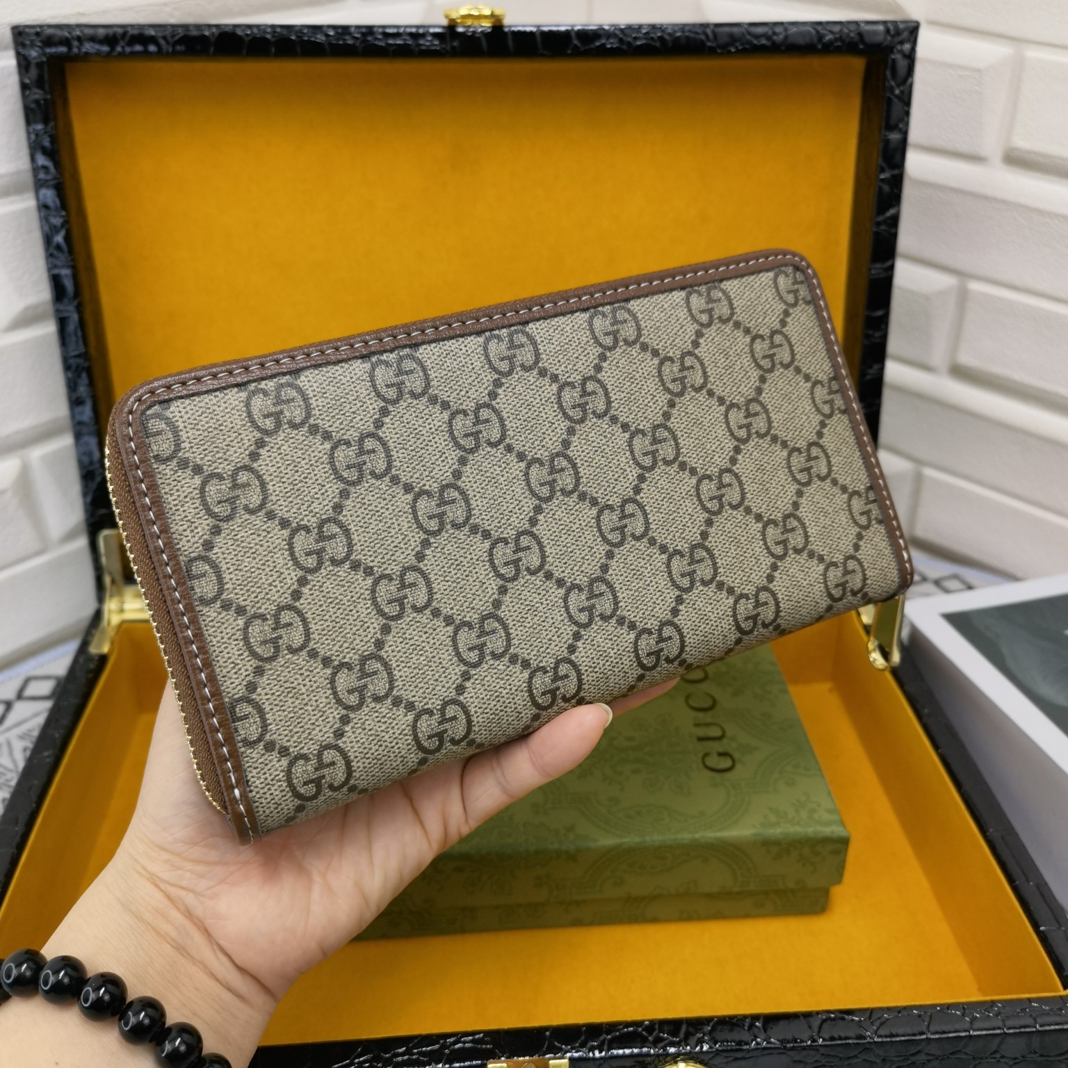 [TOP] GUCCI  Men's Wallet