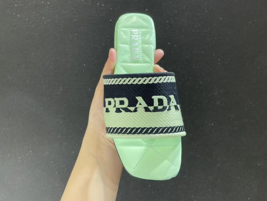 [TOP] PRADA Slides - 17 Color