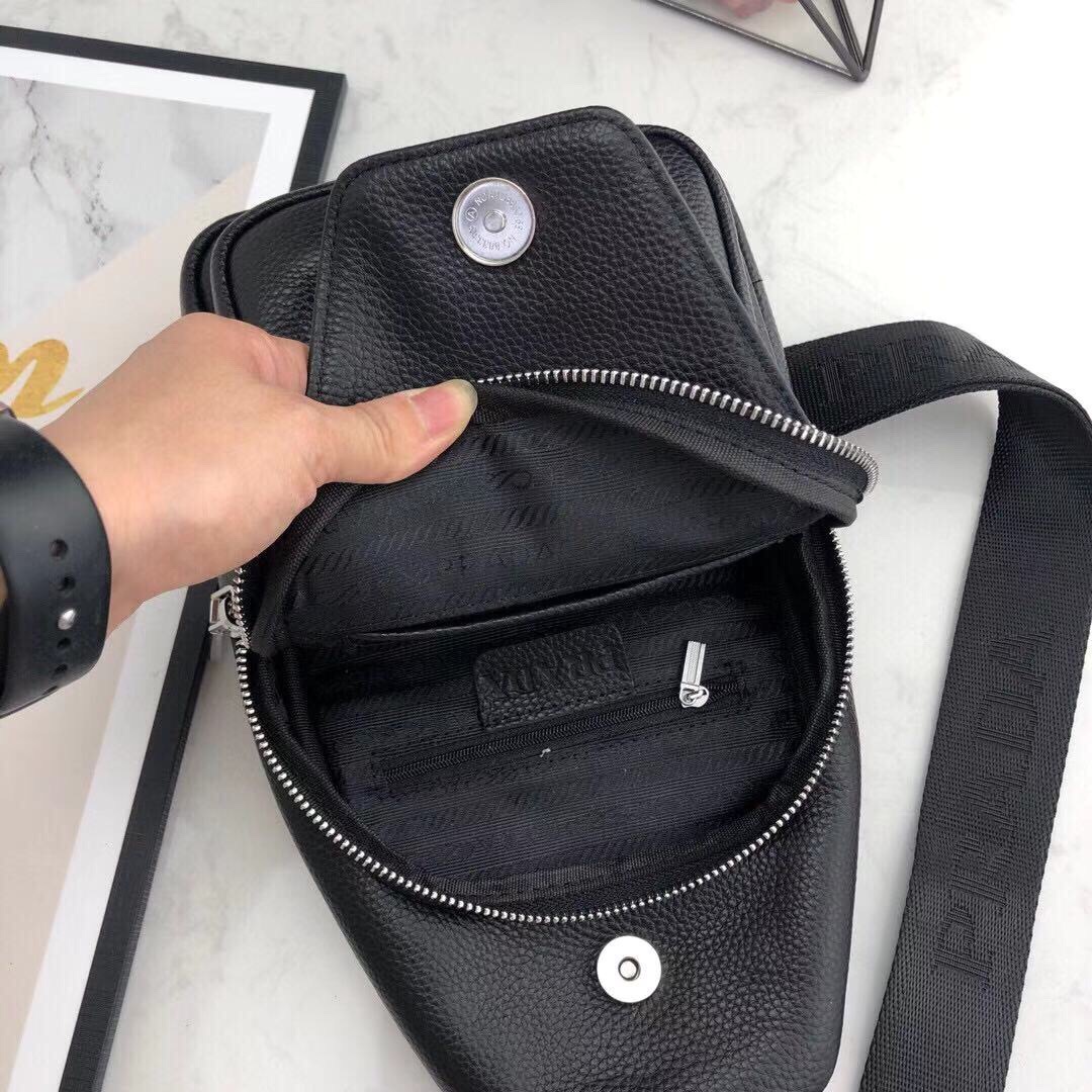 [TOP] PRADA Men's Backpack- Black