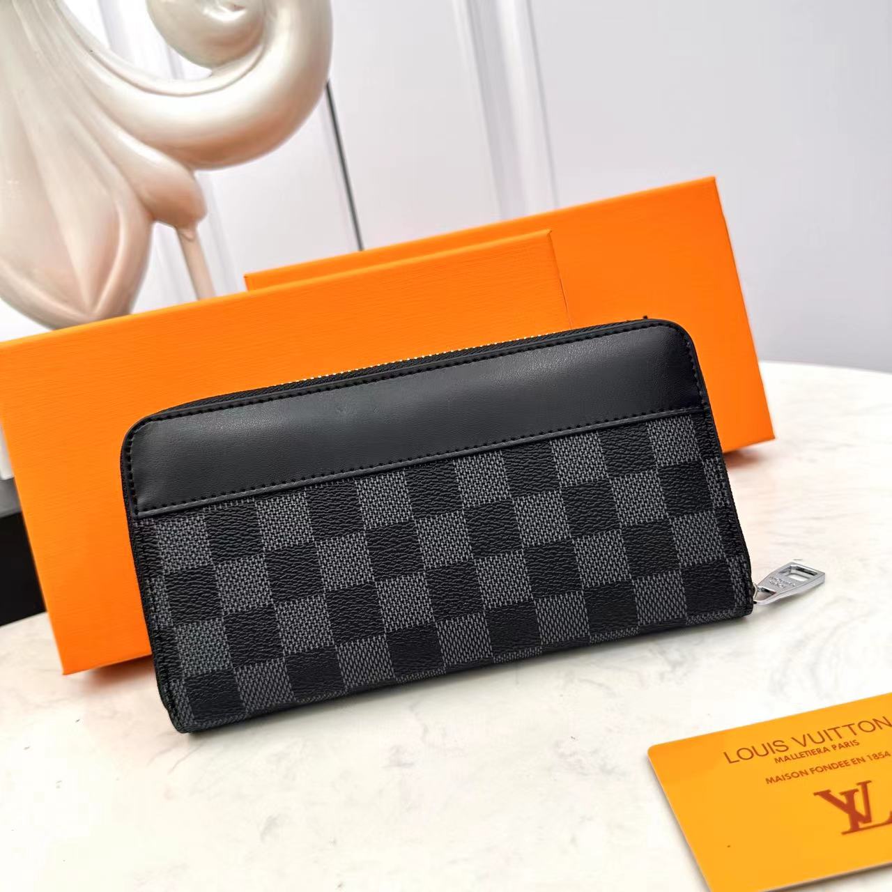 [TOP] Louis Vuitton LV LV Cowhide Wallet - Black