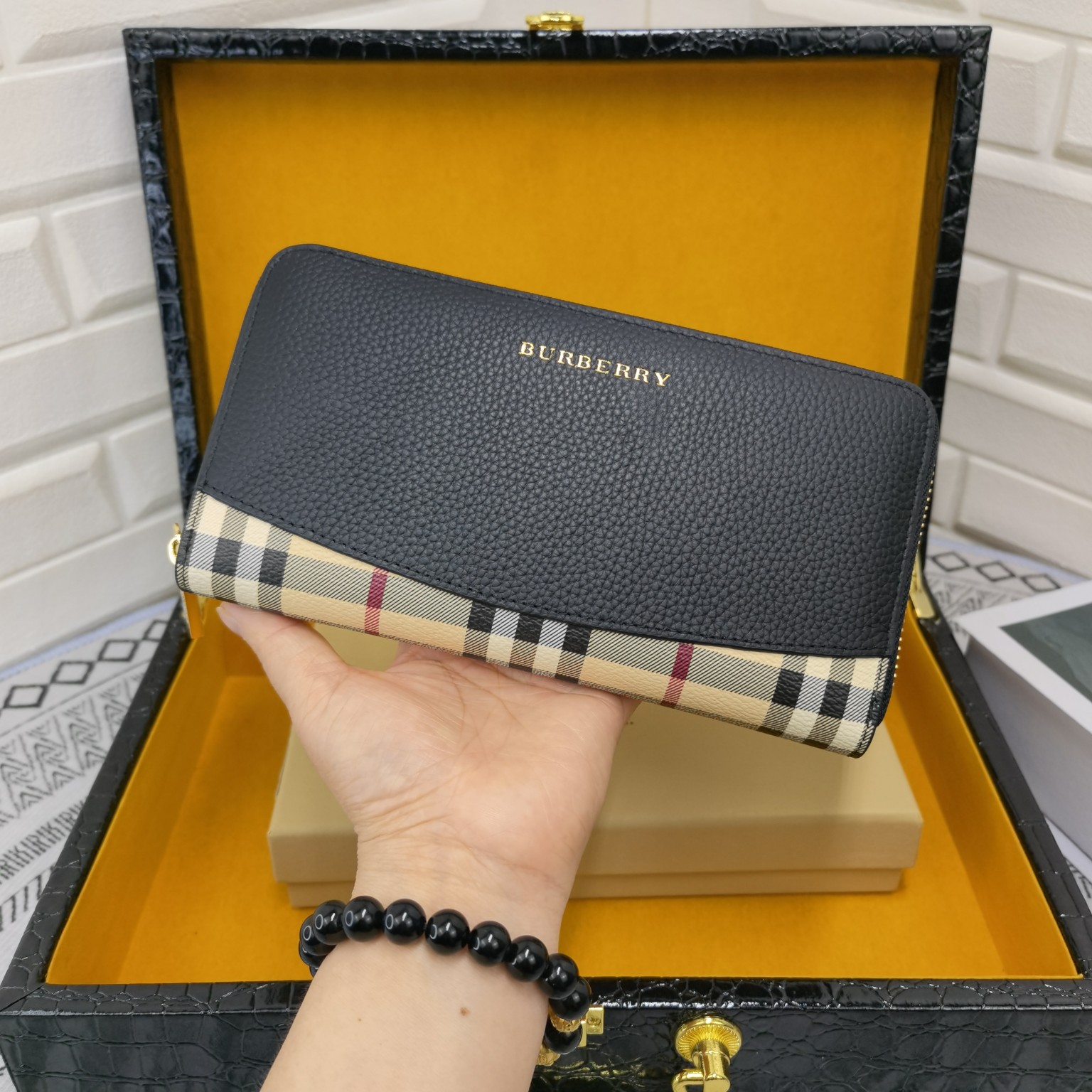 [TOP] BURBERRY Men's Leather Wallet - Brown