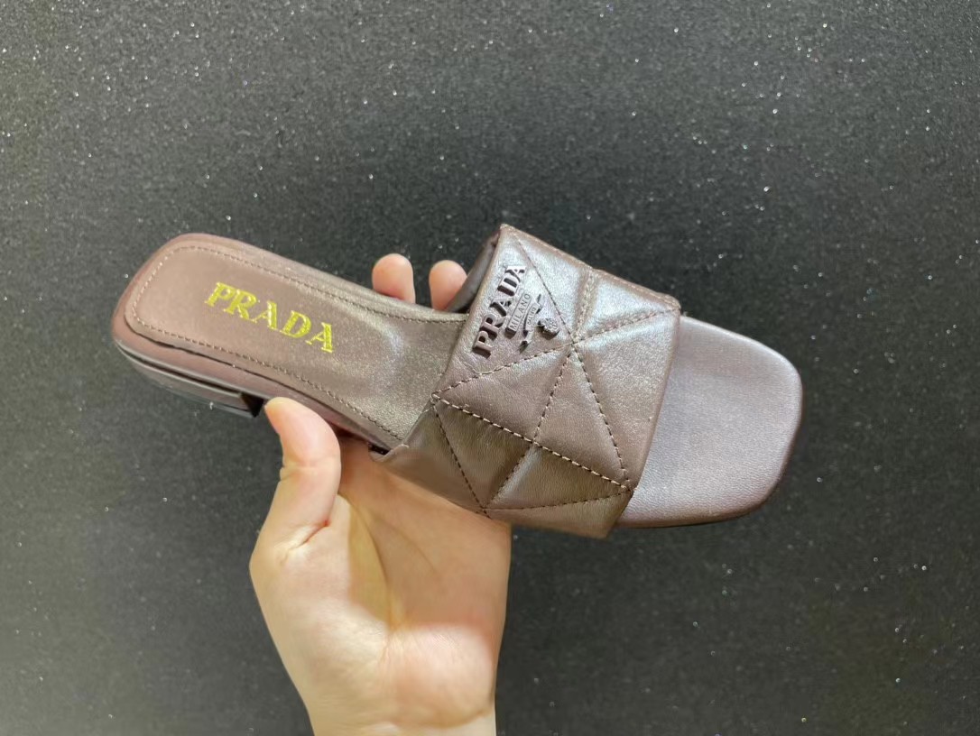 [TOP] PRADA Slides - 17 Color