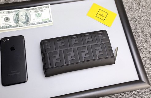 [TOP] FENDI Men's Leather Wallet