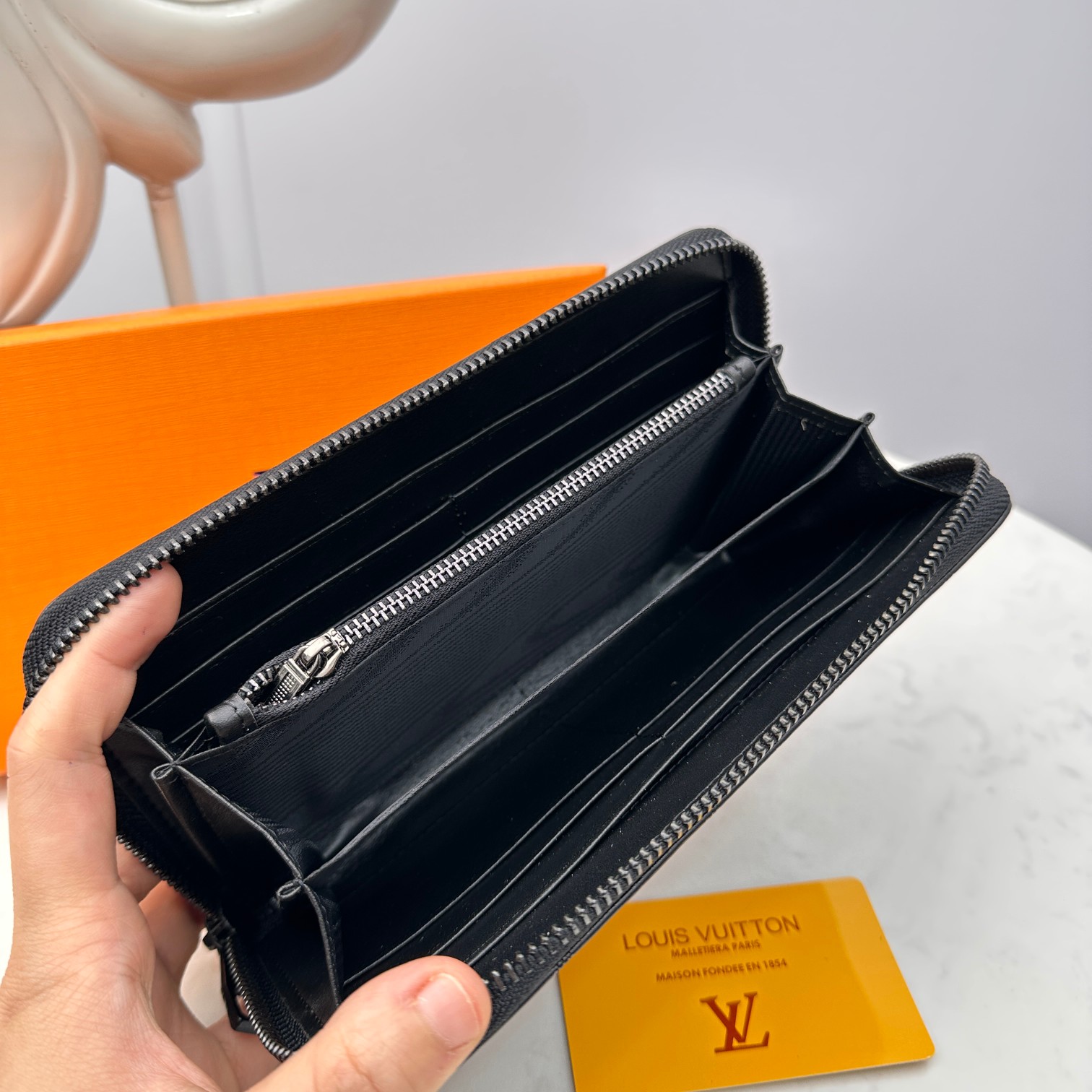 [TOP] Louis Vuitton LV LV Men's Cowhide Wallet - Black