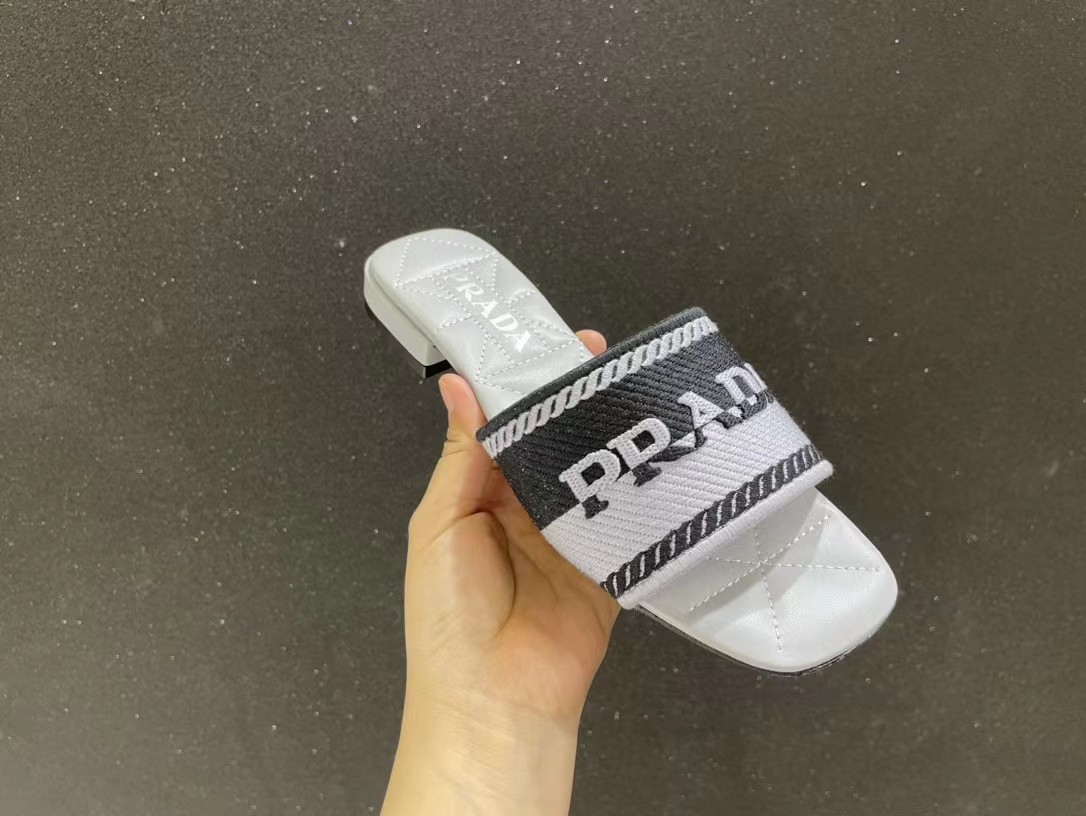 [TOP] PRADA Slides - 17 Color