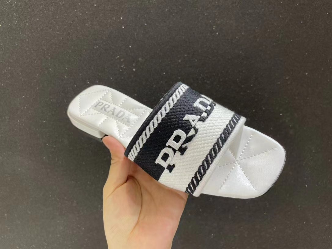 [TOP] PRADA Slides - 17 Color