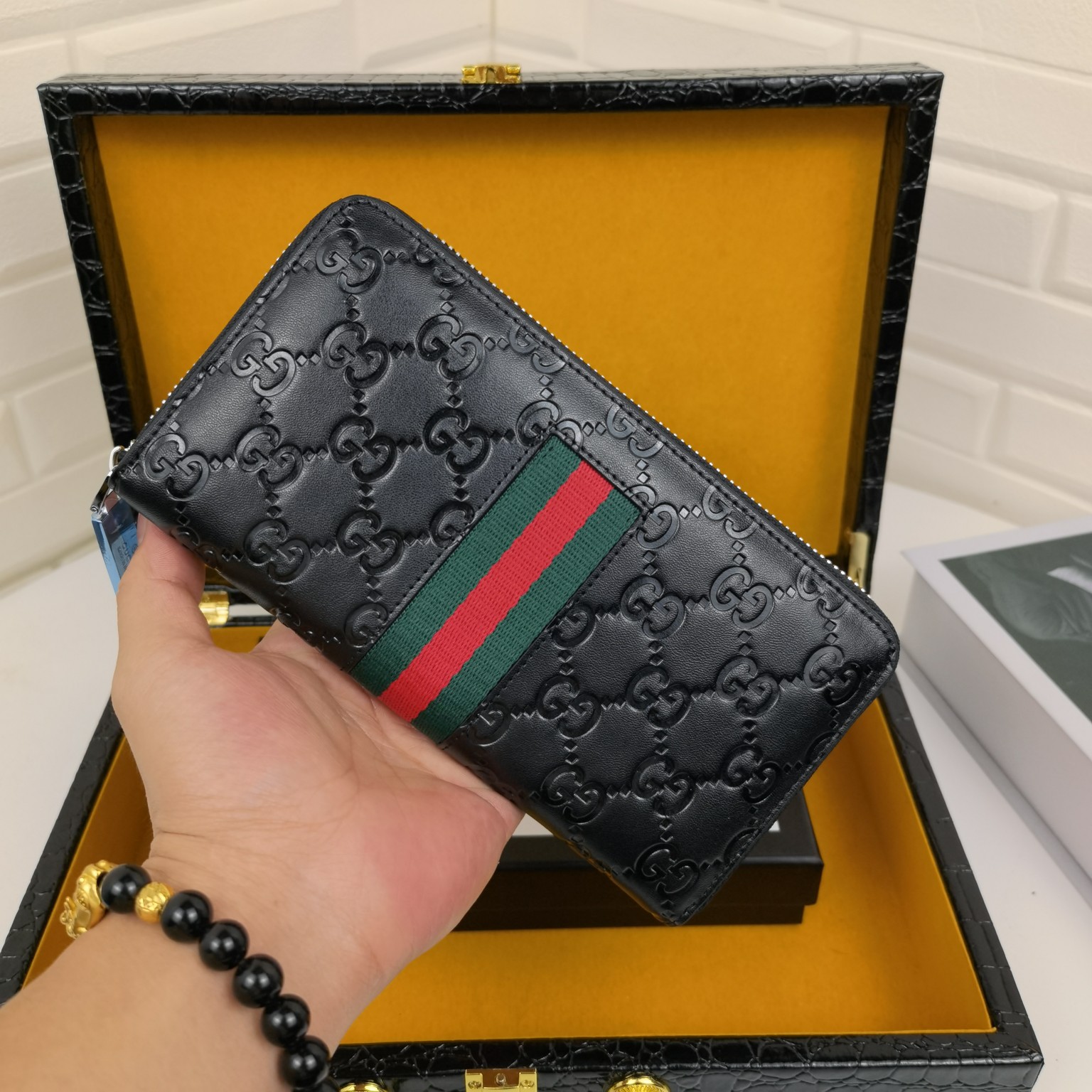 [TOP] GUCCI  Men's Wallet - Black
