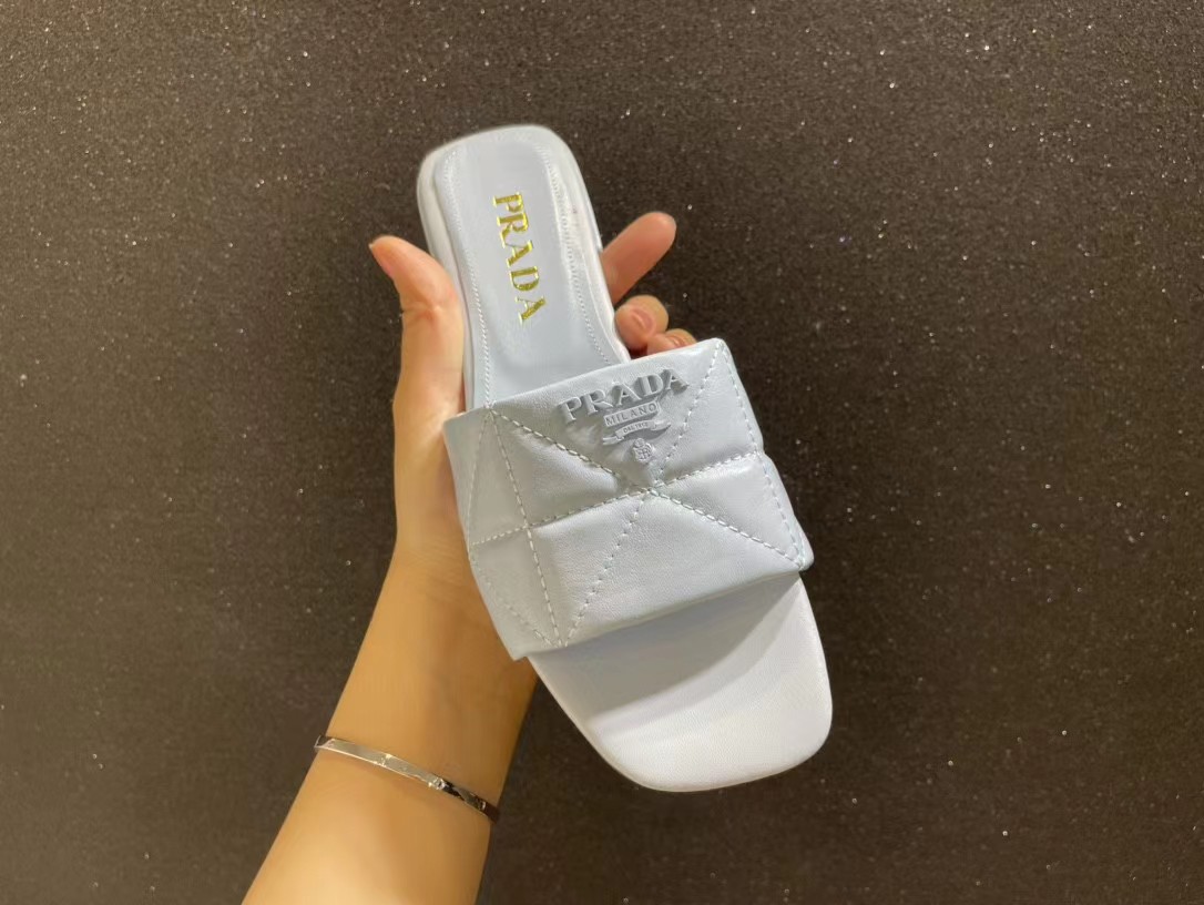 [TOP] PRADA Slides - 17 Color