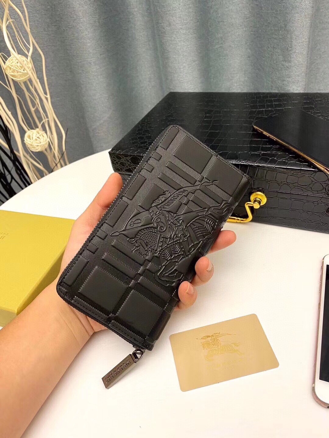 [TOP] BURBERRY Men's Leather Wallet - Black