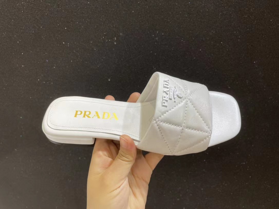 [TOP] PRADA Slides - 17 Color