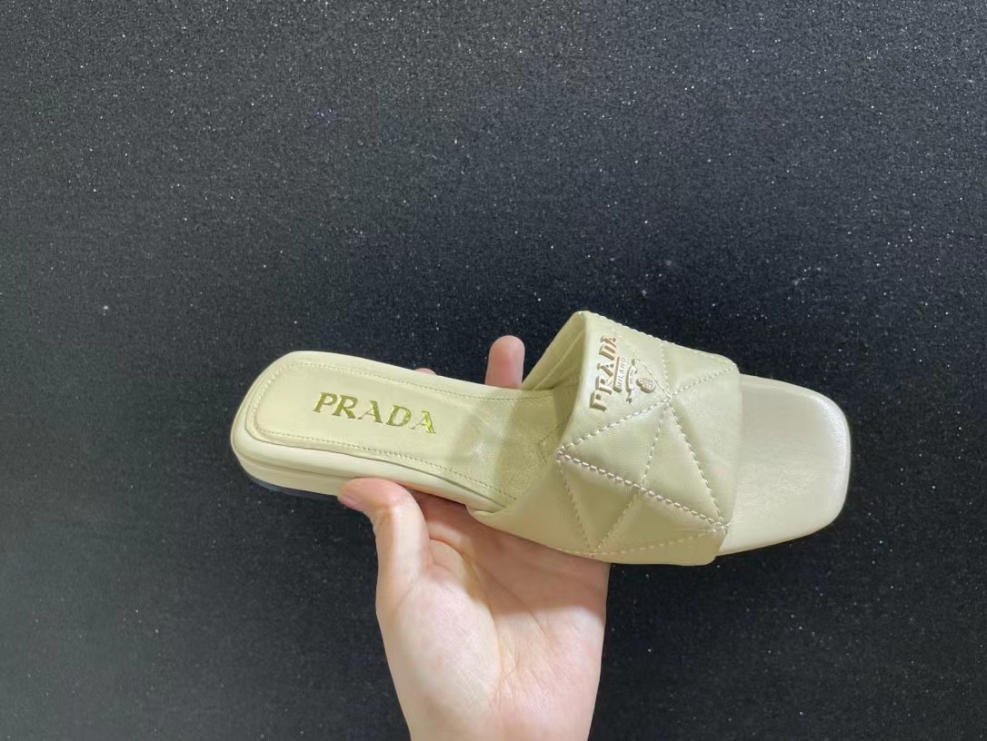 [TOP] PRADA Slides - 17 Color