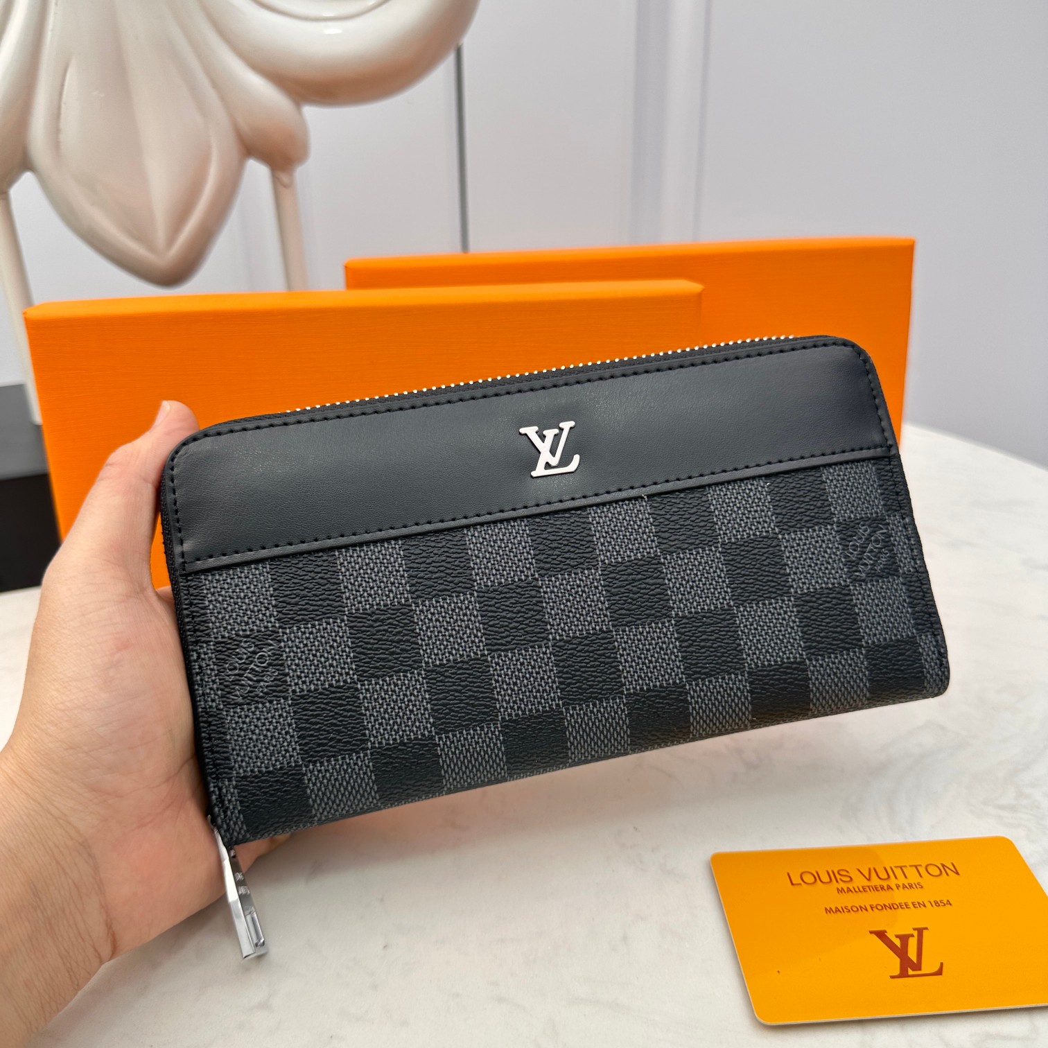 [TOP] Louis Vuitton LV LV Cowhide Wallet - Black