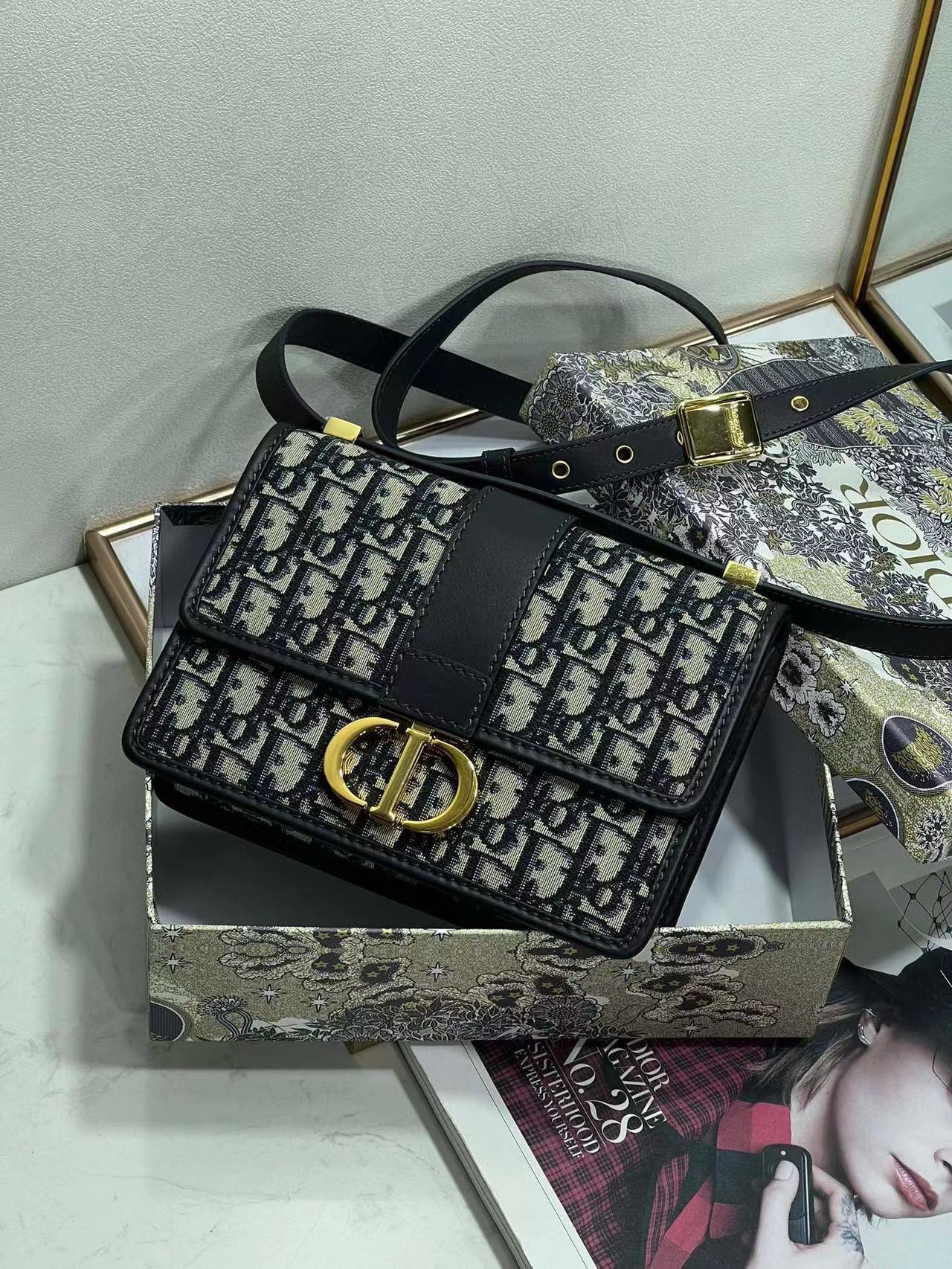 [Top] Christian Dior Small 30 Montaigne Bag 21 x 13.5 x 7 cm - Blue