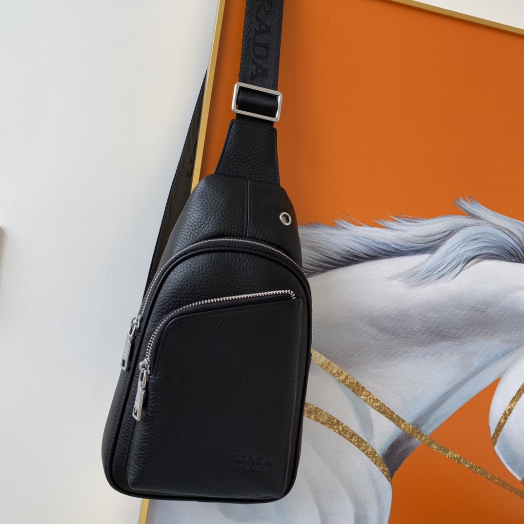 [TOP] PRADA Men's Backpack- Black