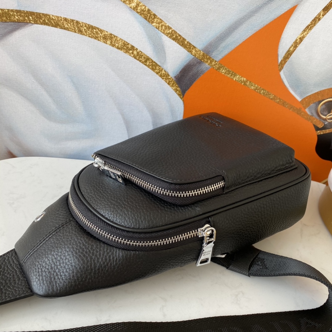 [TOP] PRADA Men's Backpack- Black