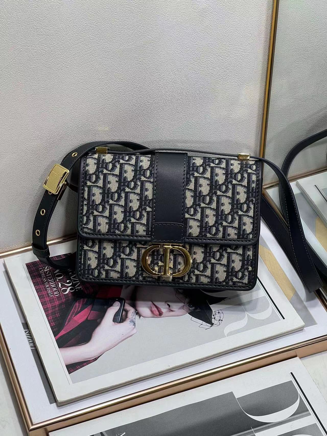 [Top] Christian Dior Small 30 Montaigne Bag 21 x 13.5 x 7 cm - Blue