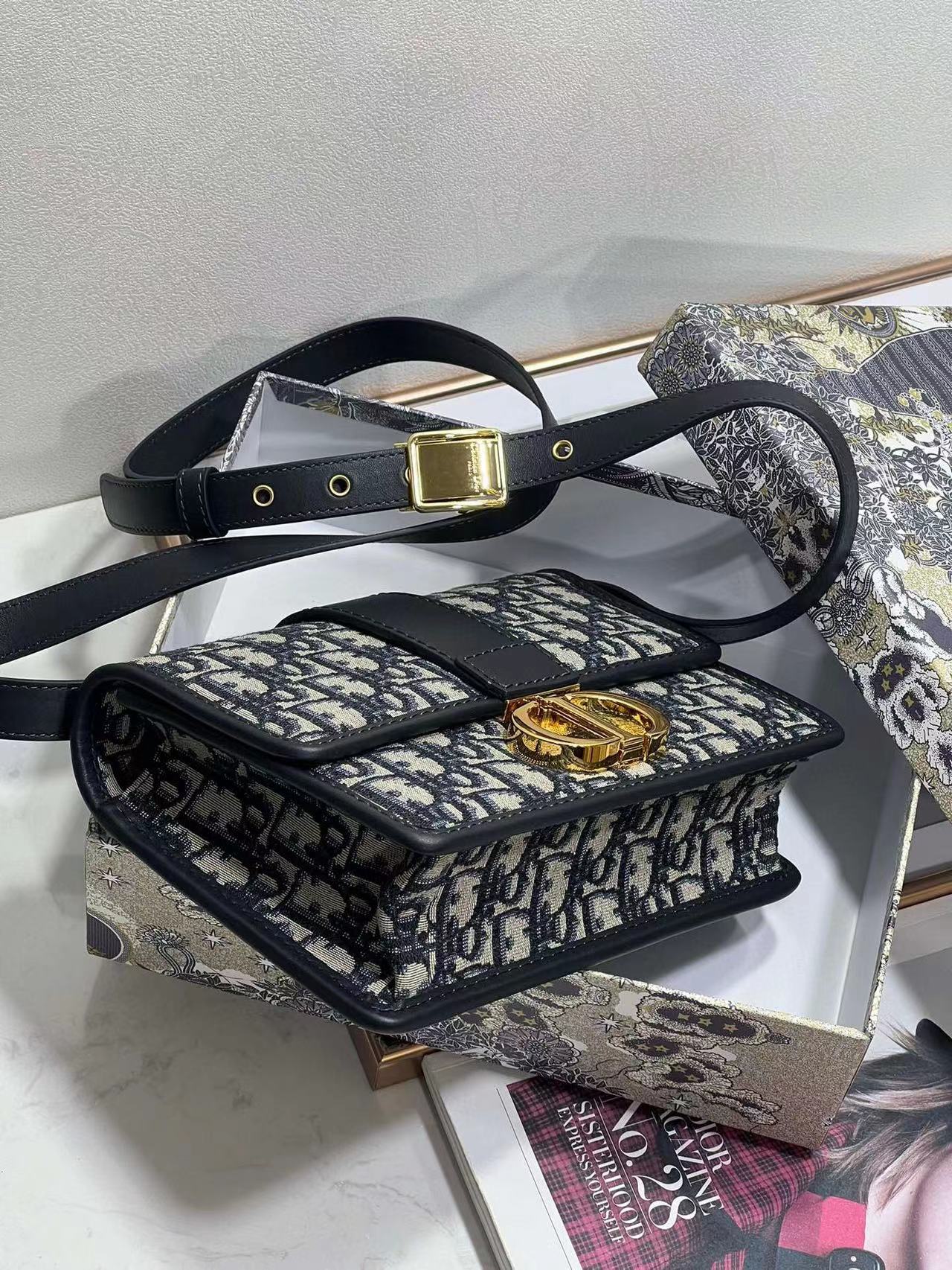 [Top] Christian Dior Small 30 Montaigne Bag 21 x 13.5 x 7 cm - Blue