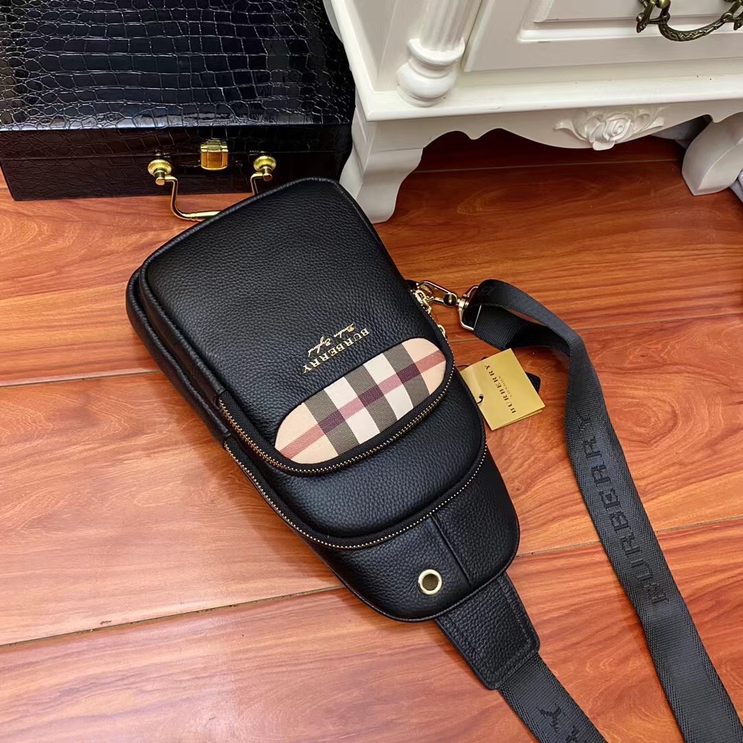 [TOP] BURBERRY Men's Backpack - Black
