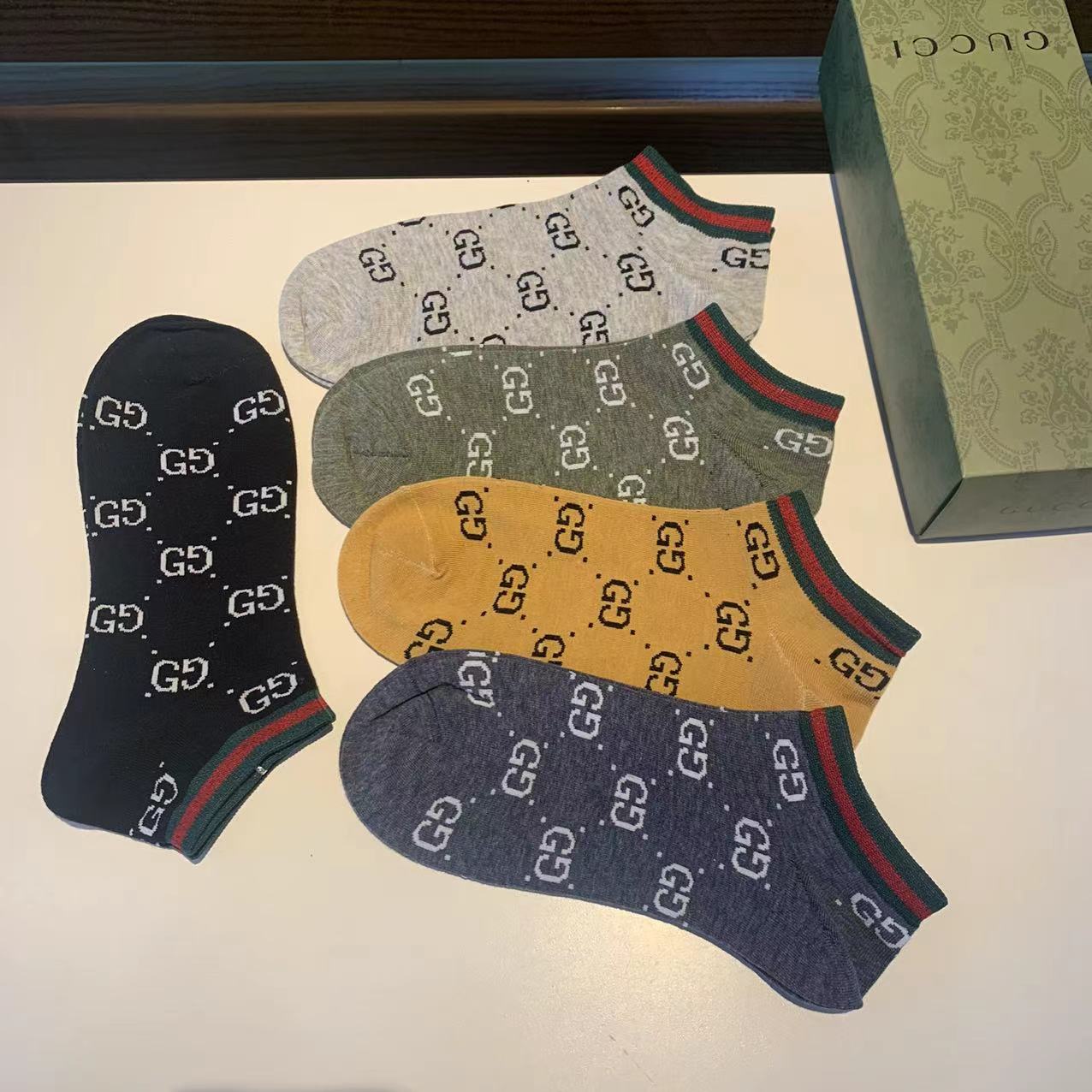 [TOP] GUCCI  Men's Socks