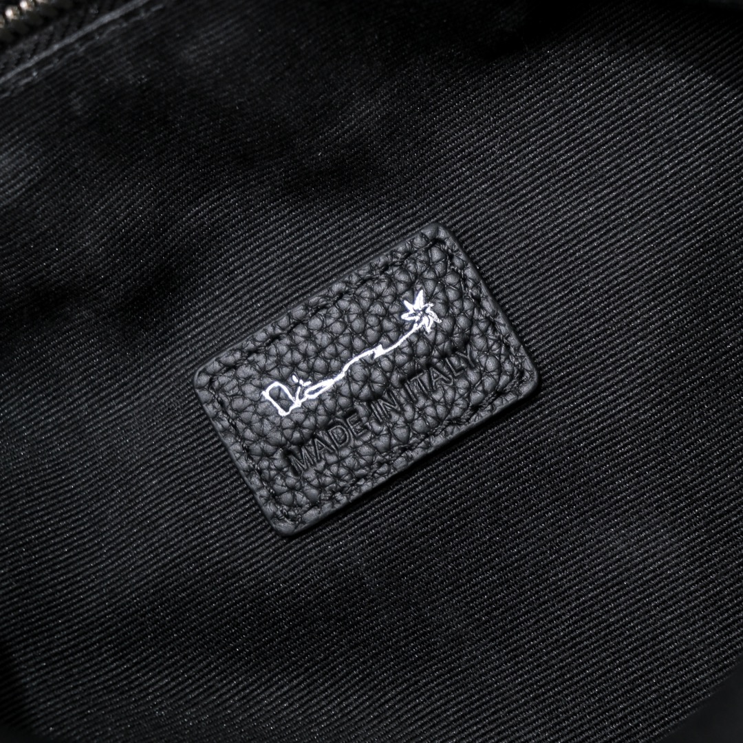 [TOP]  Christian Dior Men's Cross Body Bags