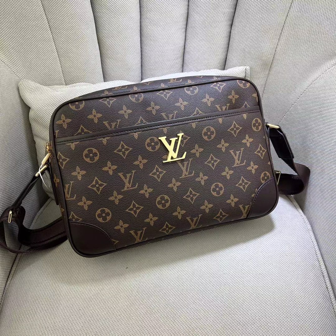 [TOP] Louis Vuitton LV  Men's Cross Body Bags  - 2 Color