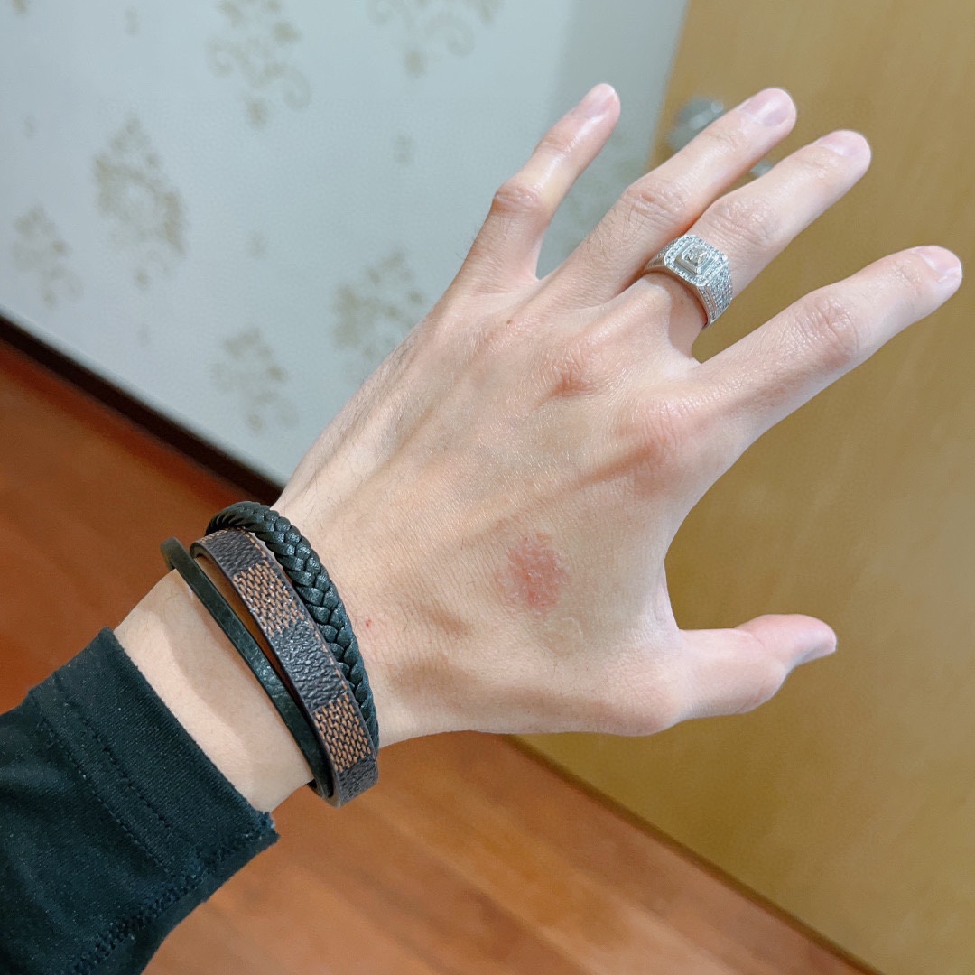 [TOP] GUCCI Men's/Women's Hand Strap Bracelet - Black