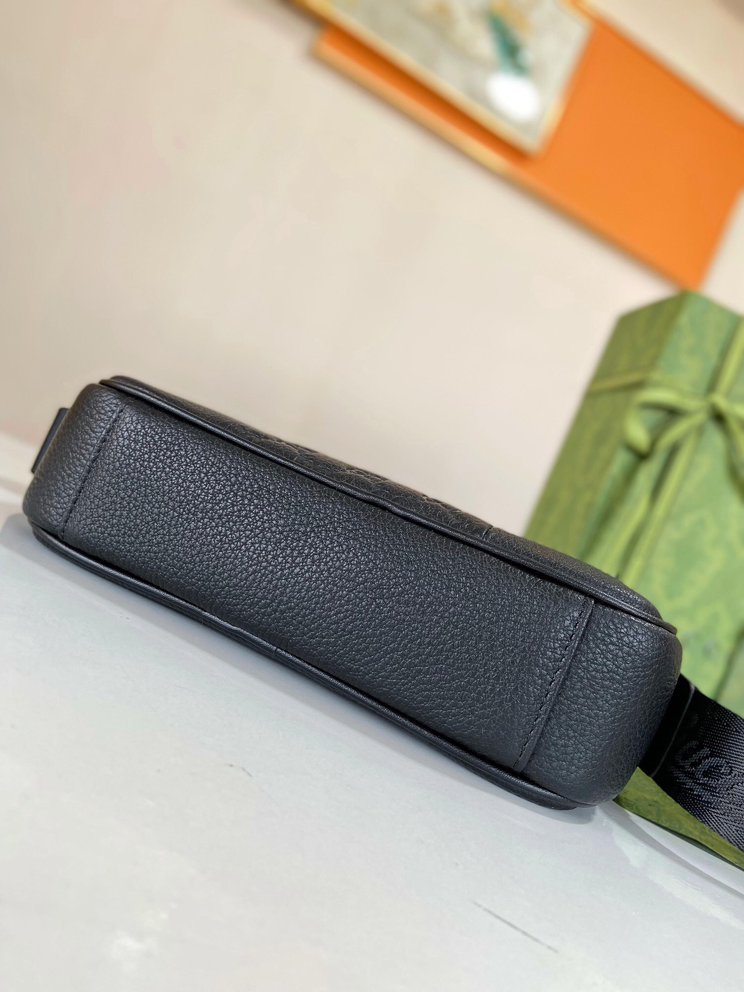 [TOP] GUCCI Men's Cross Body Bags - Black