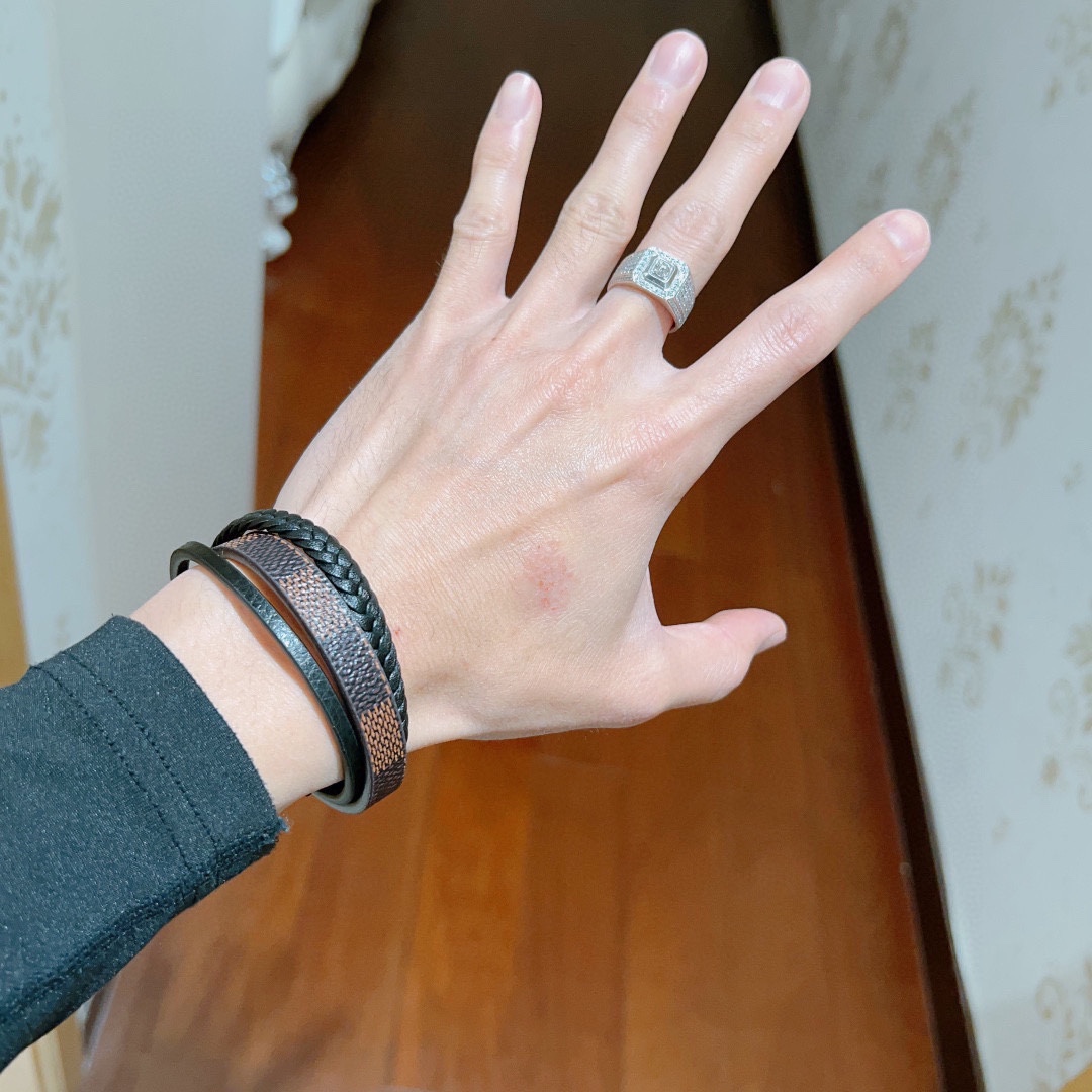 [TOP] GUCCI Men's/Women's Hand Strap Bracelet - Black