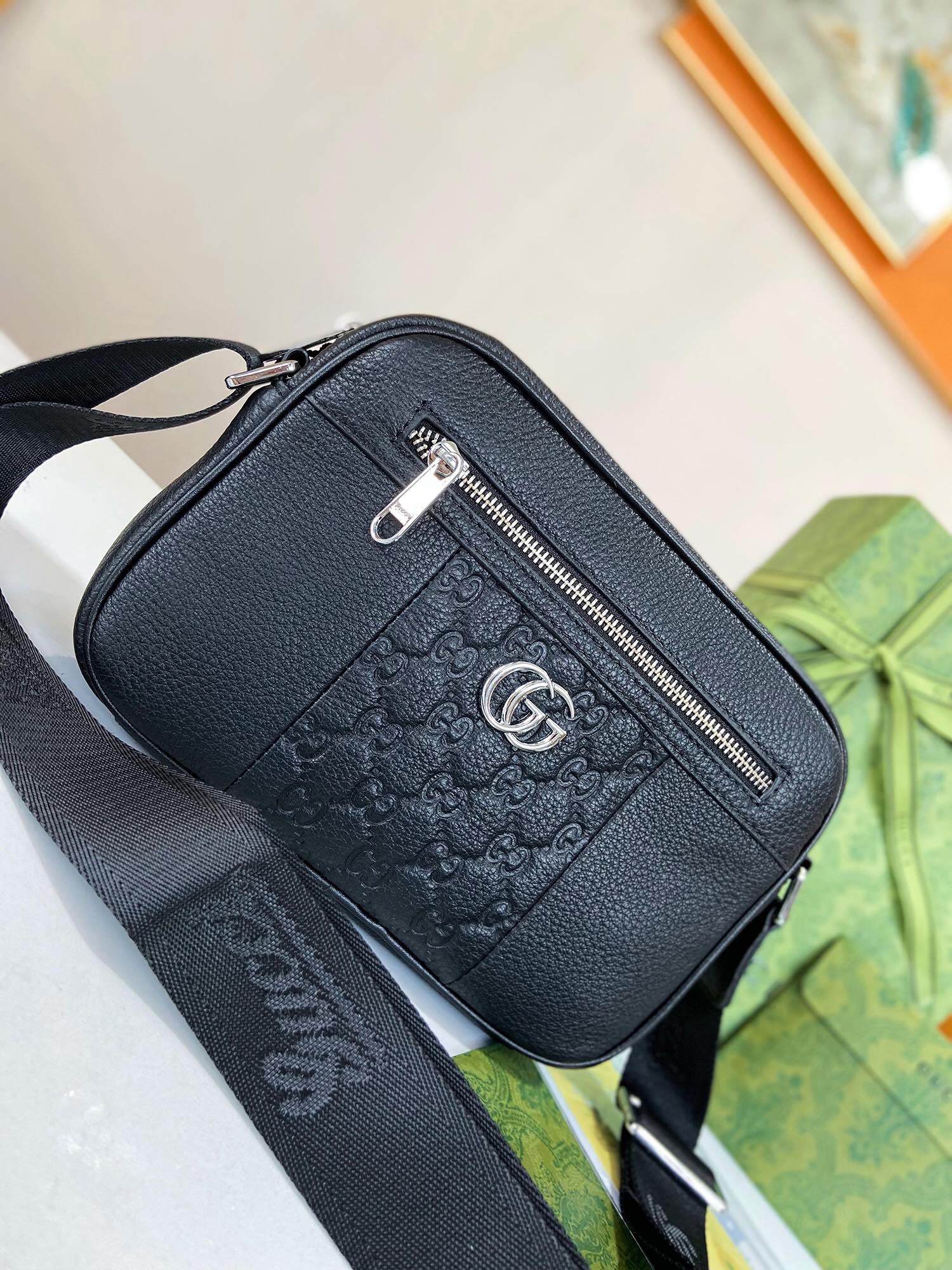 [TOP] GUCCI Men's Cross Body Bags - Black