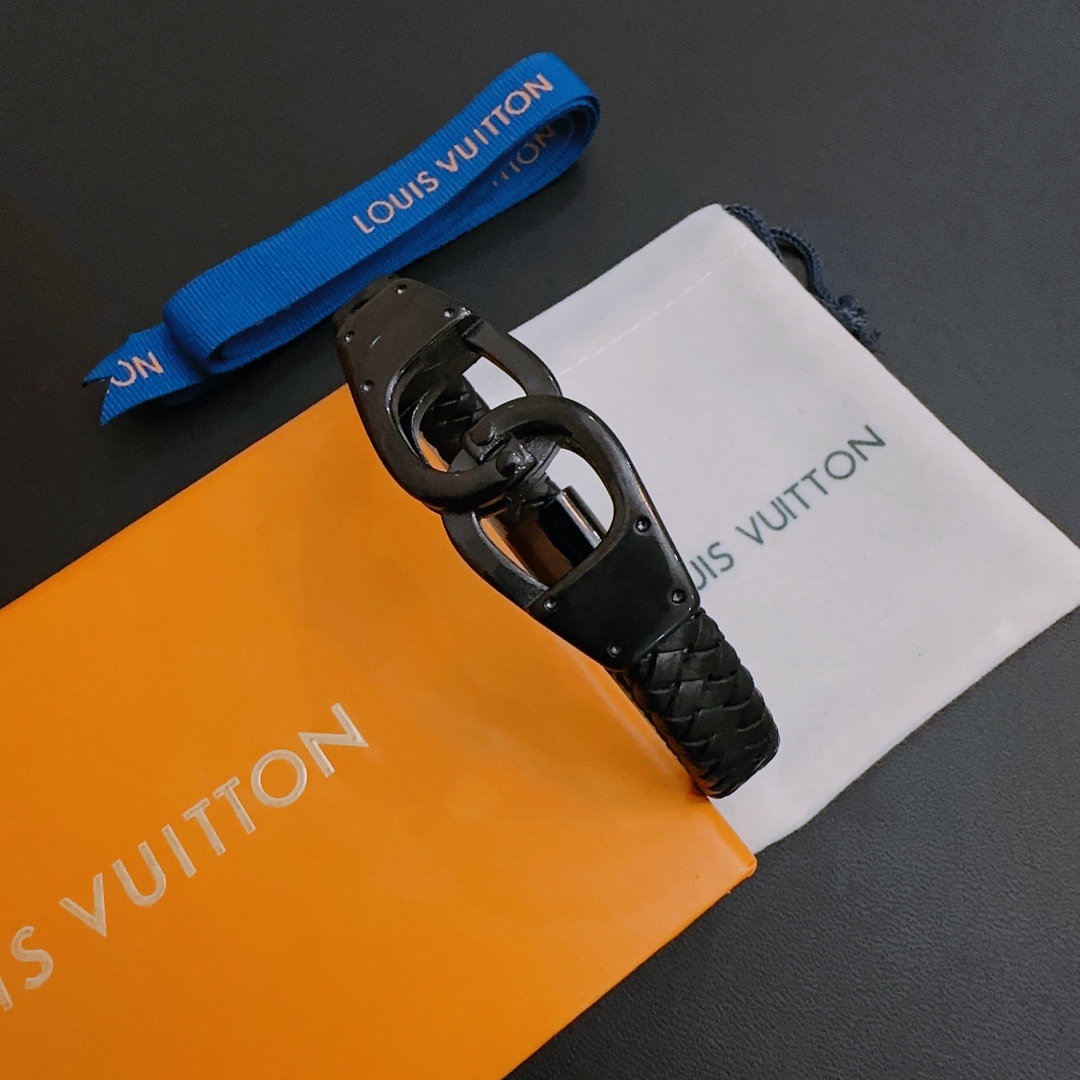 [TOP] Louis Vuitton LV Cowhide Bracelet - Black