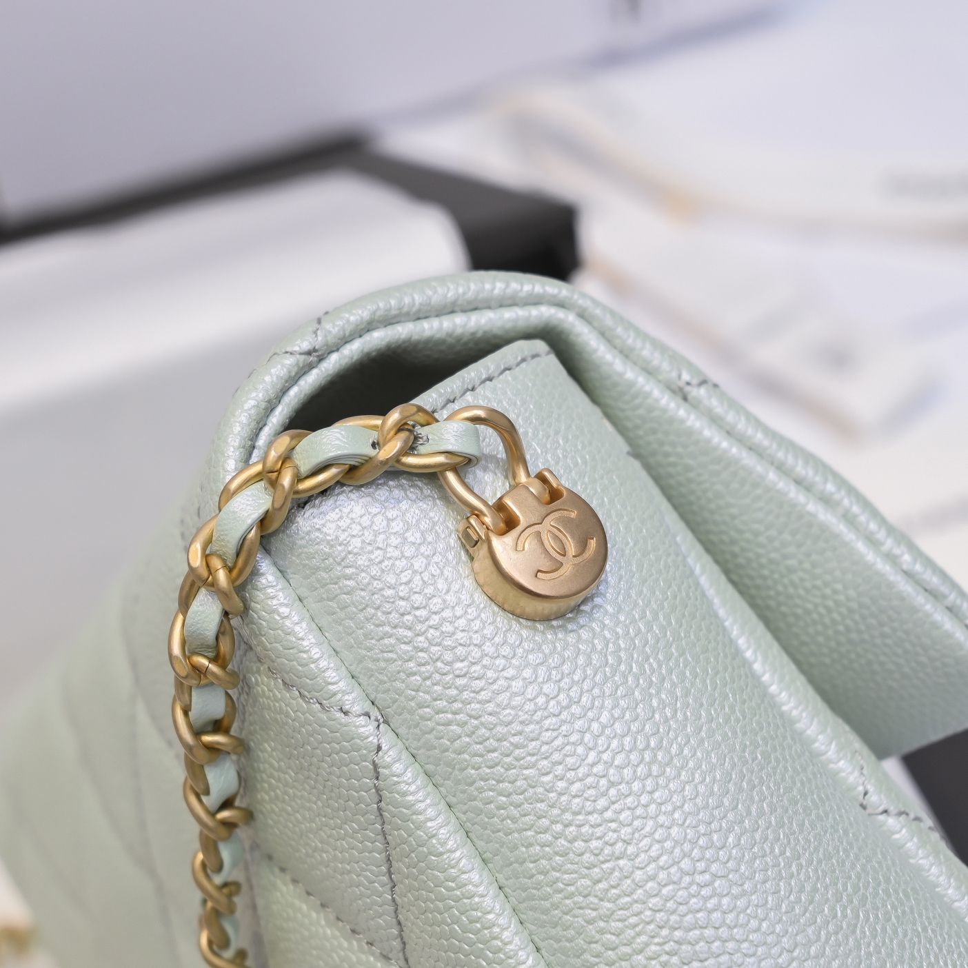 [TOP] CHANEL Classic Flap Bag Adjustable Chain SS21 Mini Square 19x13x6cm - Green