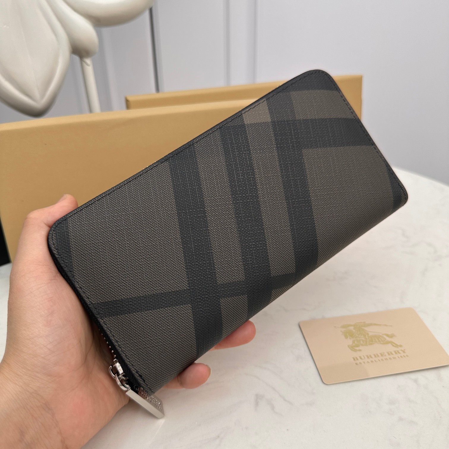 [TOP] BURBERRY Men's  Wallet - Black