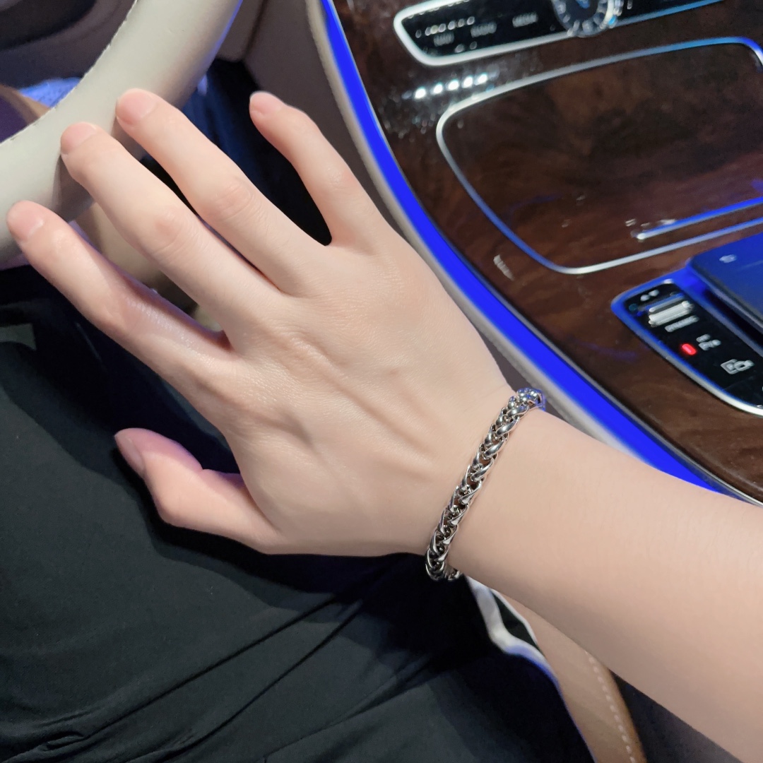 [TOP] Louis Vuitton LV Vintage Bracelet - Silver