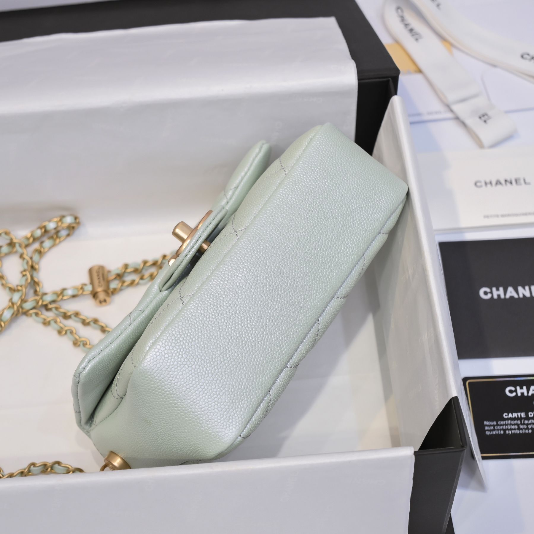 [TOP] CHANEL Classic Flap Bag Adjustable Chain SS21 Mini Square 19x13x6cm - Green