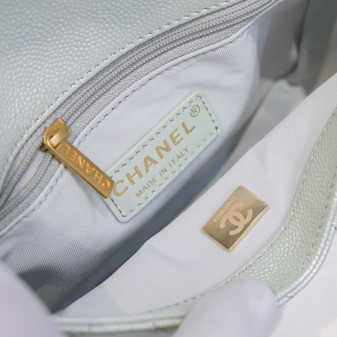 [TOP] CHANEL Classic Flap Bag Adjustable Chain SS21 Mini Square 19x13x6cm - Green