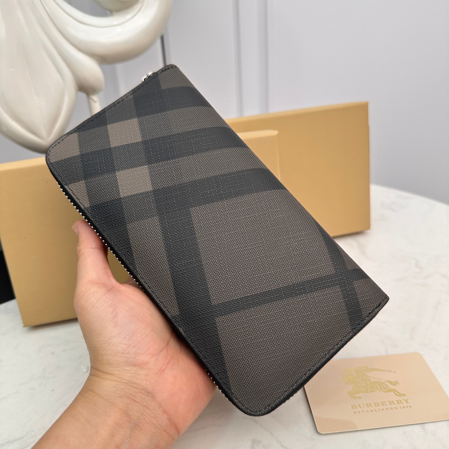 [TOP] BURBERRY Men's  Wallet - Black