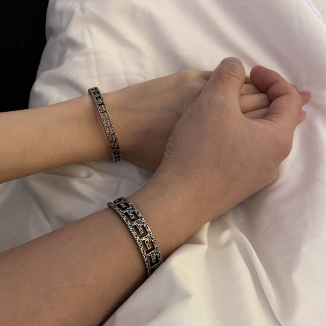 [TOP] GUCCI Open Bracelet - Silver