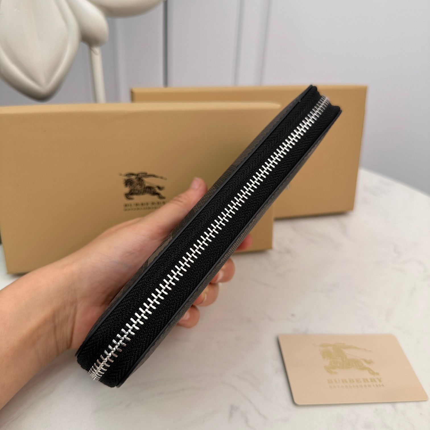 [TOP] BURBERRY Men's  Wallet - Black