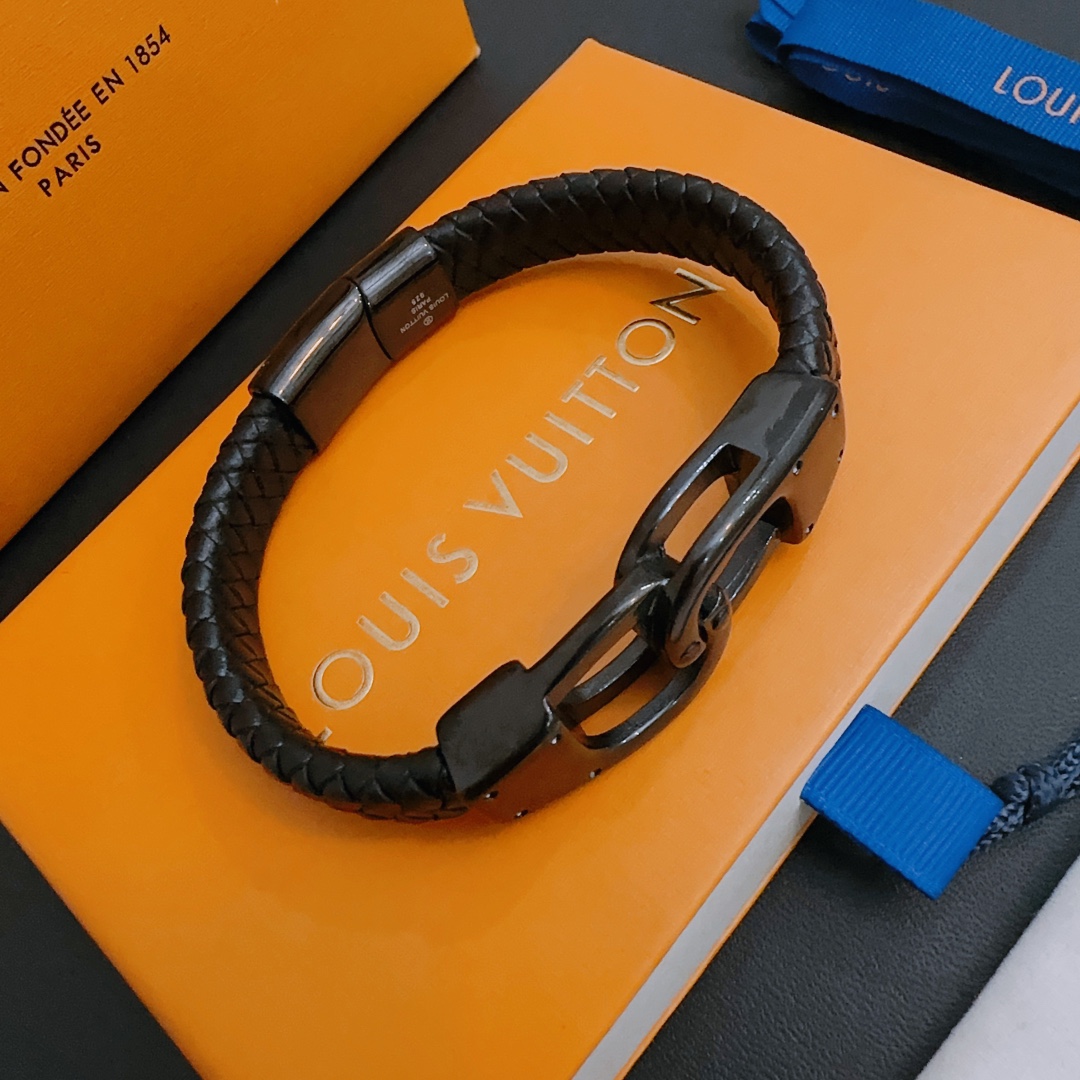 [TOP] Louis Vuitton LV Cowhide Bracelet - Black