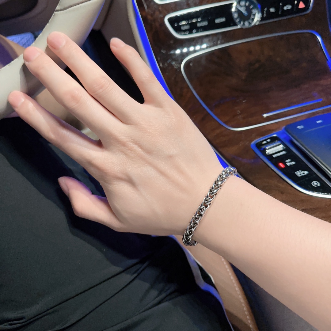 [TOP] Louis Vuitton LV Vintage Bracelet - Silver