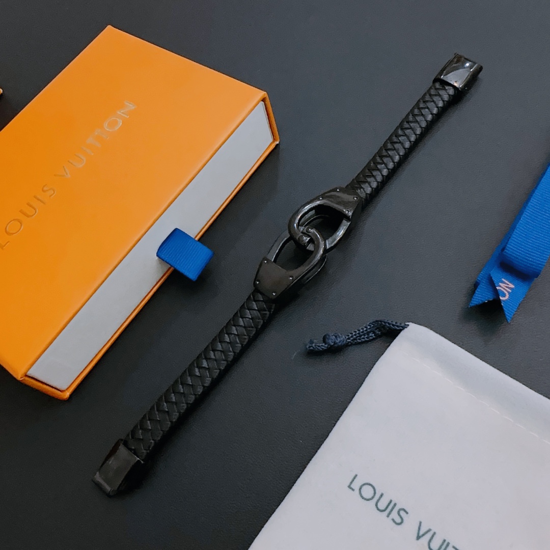 [TOP] Louis Vuitton LV Cowhide Bracelet - Black