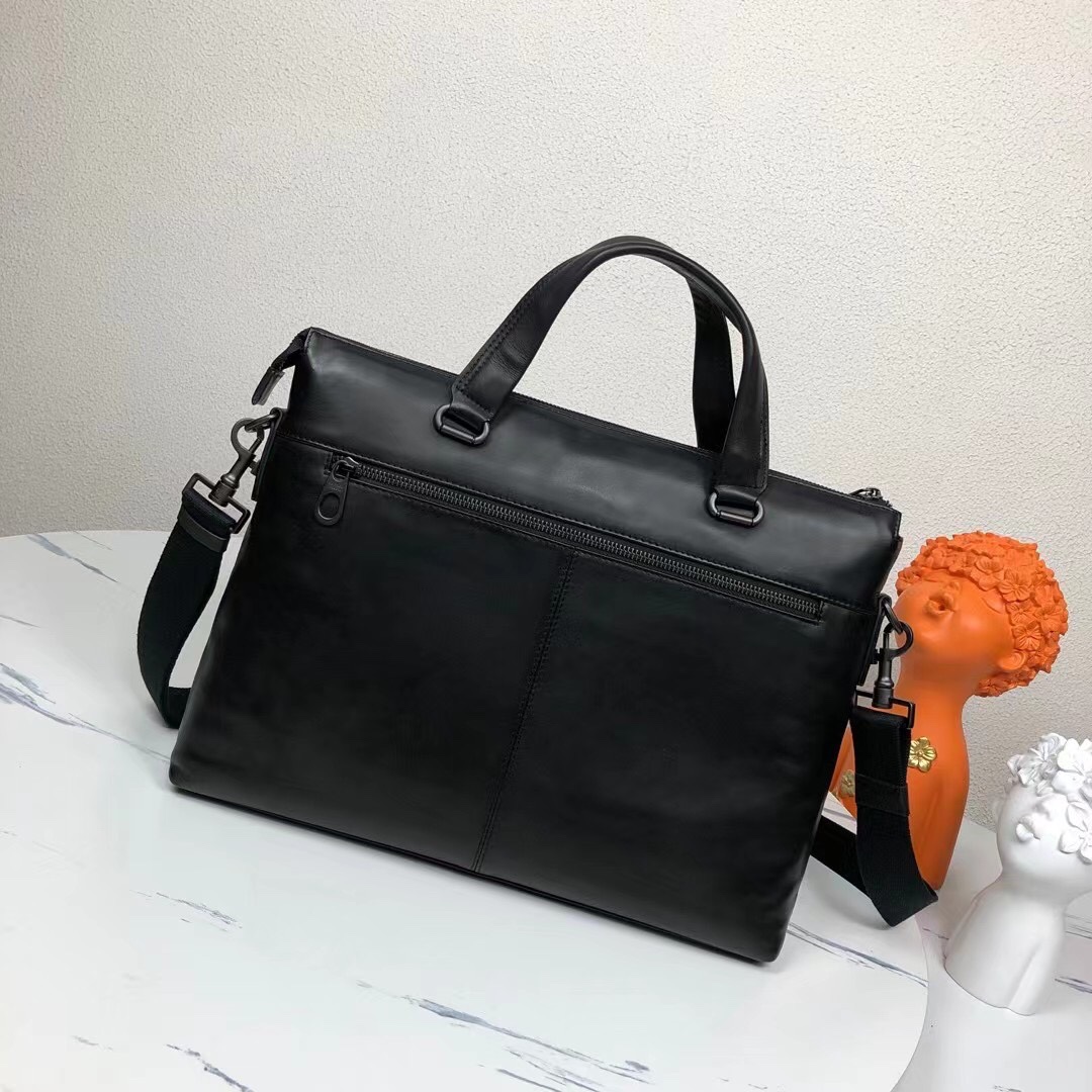 [TOP] Bottega Veneta BV Men's Briefcases - Black