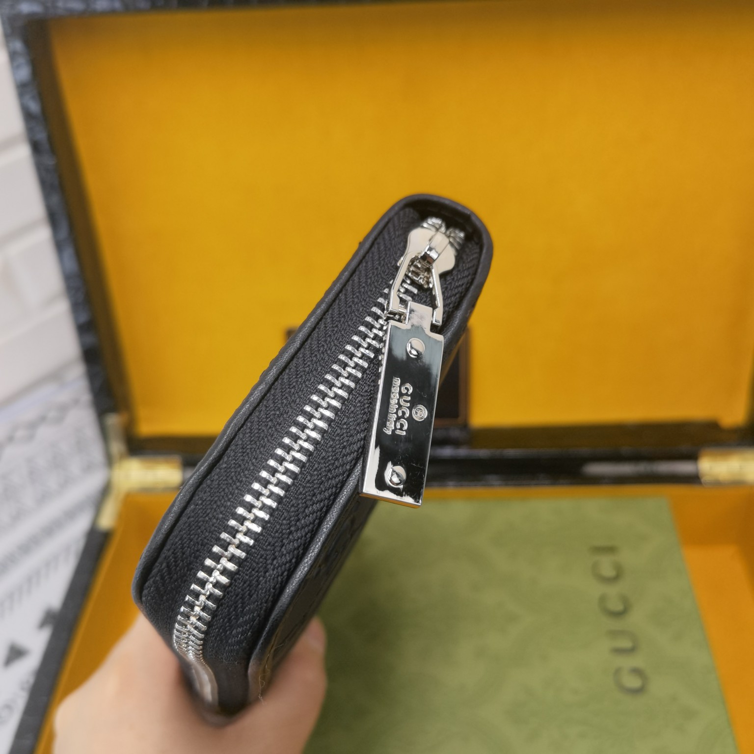 [TOP] GUCCI Men's Wallet - Black