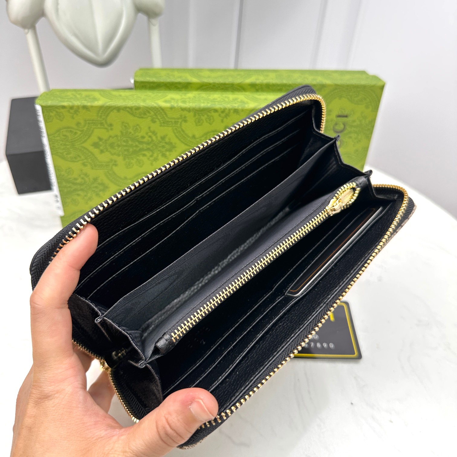 [TOP] GUCCI Men's Wallet - Black