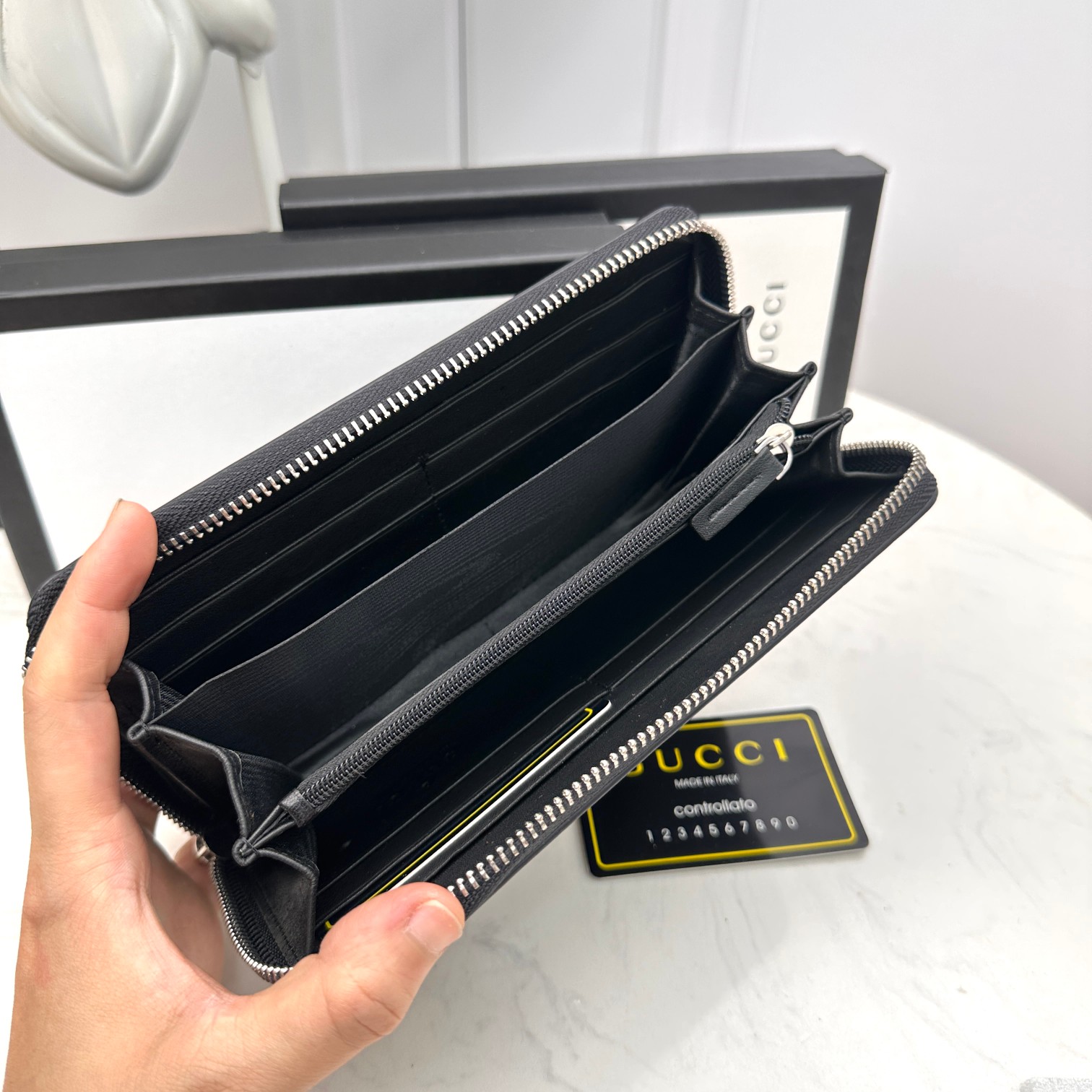 [TOP] GUCCI Men's Wallet - Black