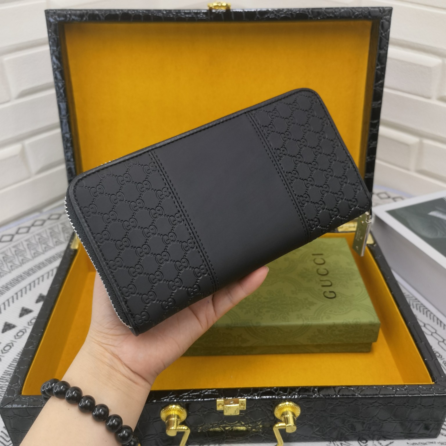 [TOP] GUCCI Men's Wallet - Black