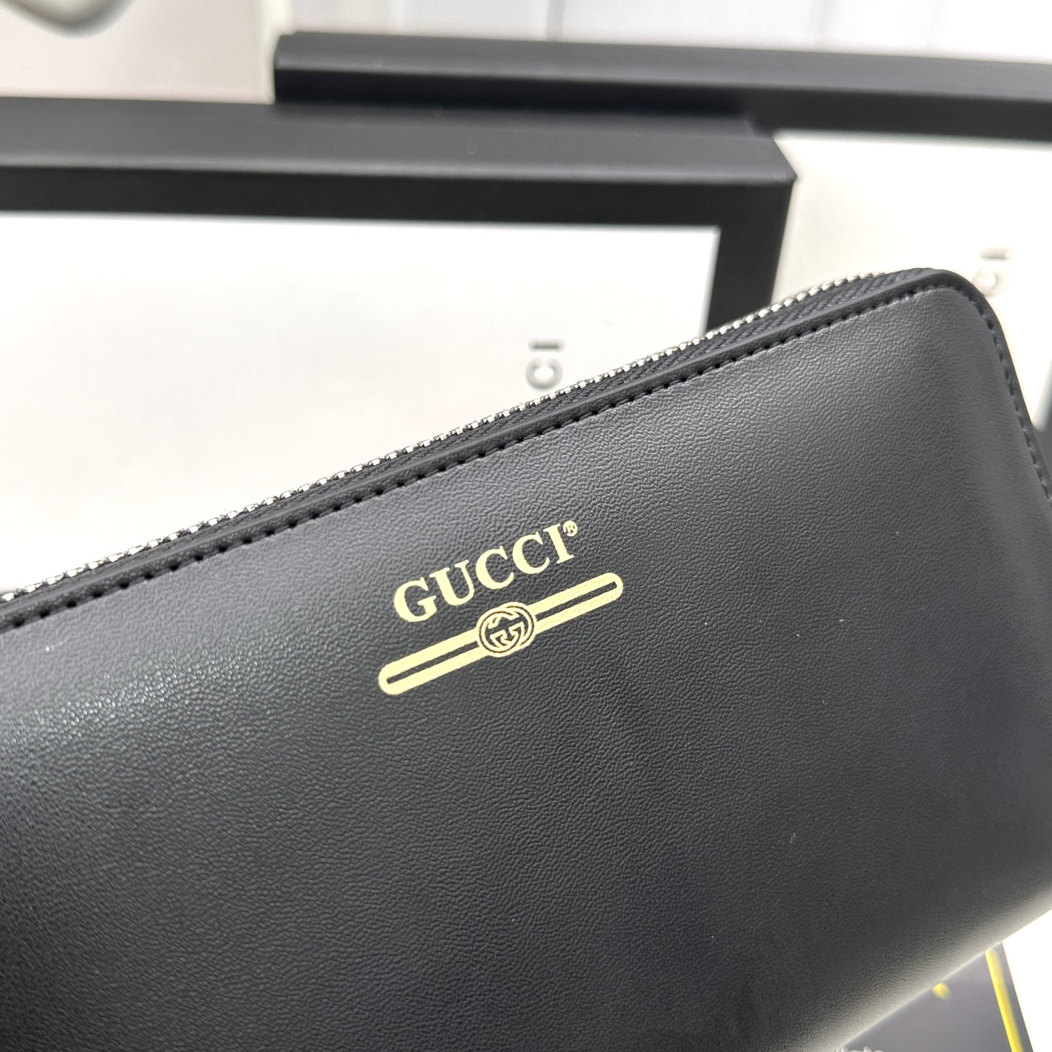 [TOP] GUCCI Men's Wallet - Black